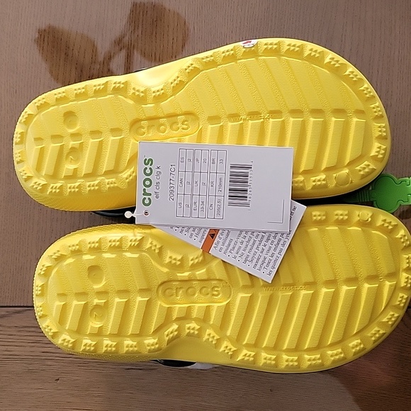 New crocs elf movie clogs size multiple sizes available - Picture 3 of 5